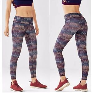 Guru Active Full Length Wide High-Rise Waist Leggings in Multi Color Chevron Sm